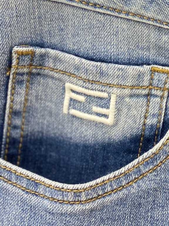 Fendi, 2023 latest products, counter synchronization is available, the original single goods, washed casual jeans Imported original washed stretch fabric, comfortable and elastic, the original hardware accessories decora