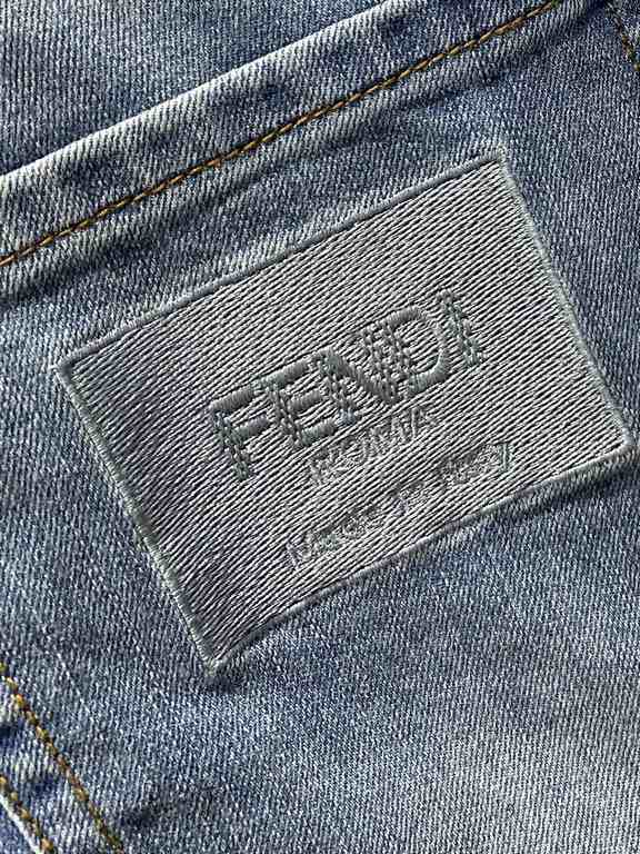 Fendi, 2023 latest products, counter synchronization is available, the original single goods, washed casual jeans Imported original washed stretch fabric, comfortable and elastic, the original hardware accessories decora