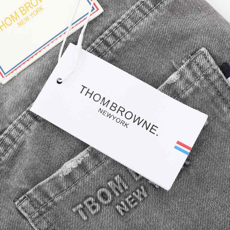 (Support put store)Thom BrowneThom Browne four bar print jeansSo far this year to do the most bullish jeans, heavy wash process, hidden mystery details are very much, this time the main push of the pants either version o