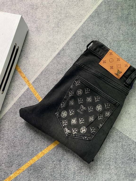 lv home 23SS new jeans fabric with elasticity high comfort embroidery design light color wash high end quality seriesSize 29.30, 31, 32, 33, 34, 36, 38