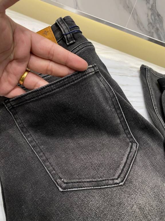 LV 23ss fall and winter new men's casual jeans, top quality! Channel order, official website synchronized sale! Original factory order denim cotton material! Suitable for casualformal wear all kinds of collocation ~ the 