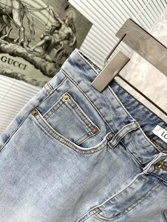 LO Loewe 2023 early fall new casual jeans, high-end customized series. Imported high-density customized cotton tannin fabric comfortable and soft skin-friendly, straight and not easy to wrinkle, original hardware. In-kin