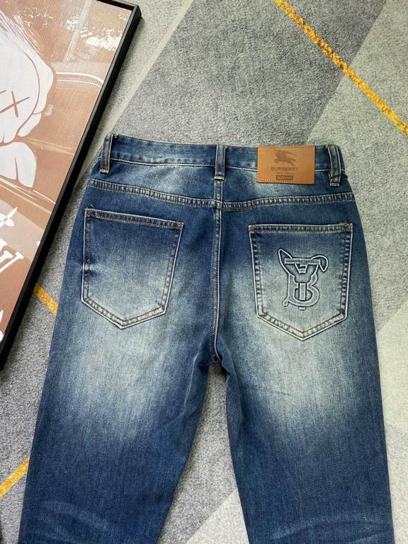 B family 23SS new jeans Fabric with elasticity High comfort Embroidery design Light color wash High-end quality seriesSize 29.30, 31, 32, 33, 34, 36, 38