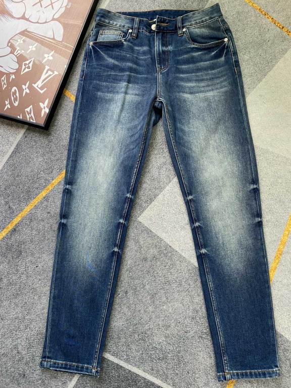 B family 23SS new jeans Fabric with elasticity High comfort Embroidery design Light color wash High-end quality seriesSize 29.30, 31, 32, 33, 34, 36, 38