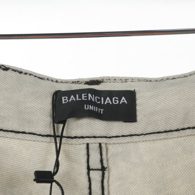 Balenciaga Balenciaga BLCG 23FW Runway White Graffiti Denim TrousersCustom woven and dyed 13.5 ounce fabric, Baggy fit, hand-painted graffiti print all over, hand airbrushed distressing on the leg opening, positional fra