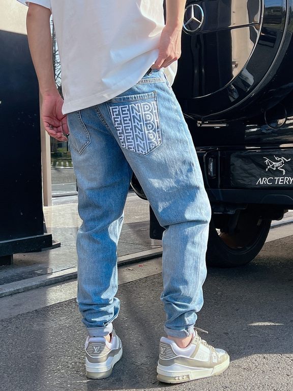 FD 2023 spring and summer new FF logo men's small straight denim jeans! Channel rare out, the market is rare boutique channel source, absolutely can bring you an unexpected wearing experience, sincerely recommended to al