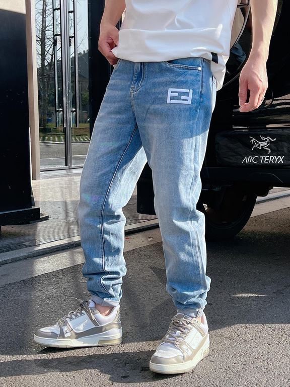 FD 2023 spring and summer new FF logo men's small straight denim jeans! Channel rare out, the market is rare boutique channel source, absolutely can bring you an unexpected wearing experience, sincerely recommended to al