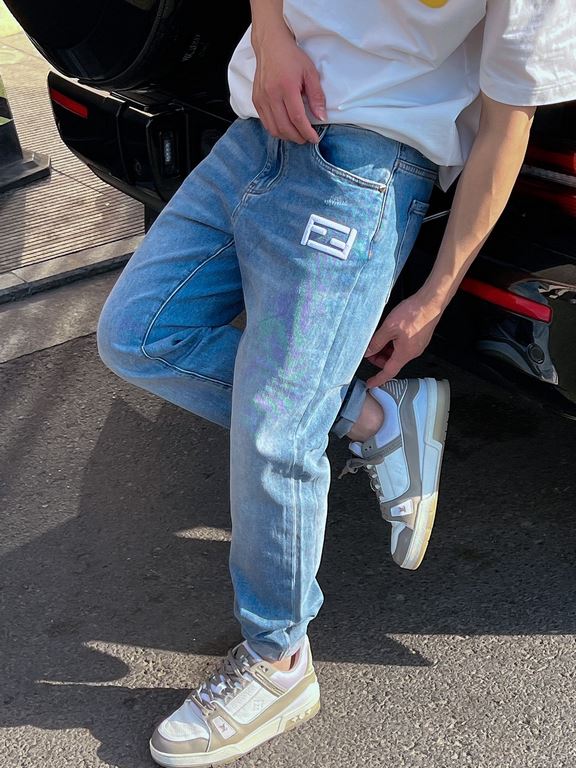 FD 2023 spring and summer new FF logo men's small straight denim jeans! Channel rare out, the market is rare boutique channel source, absolutely can bring you an unexpected wearing experience, sincerely recommended to al