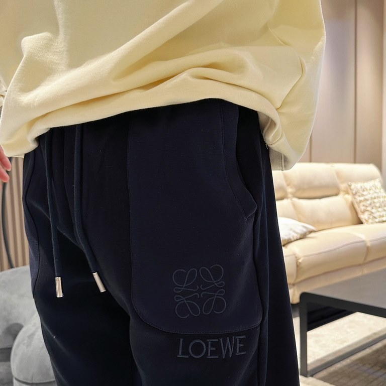 Loewe 2023 fall and winter new casual pants! Synchronized sale on the official website. Brand classic LOGO casual pants , customized fabric, excellent comfort, strong hand touch. Highly recognizable, perfect quality craf