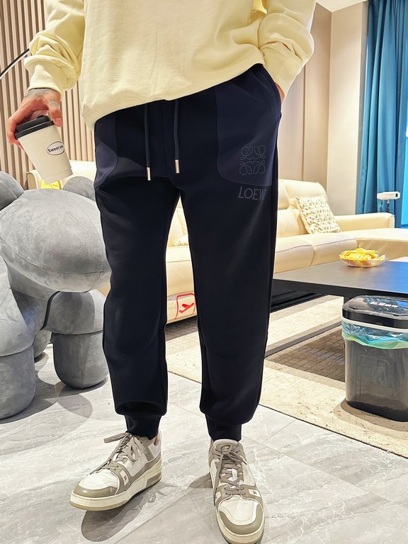 Loewe 2023 fall and winter new casual pants! Synchronized sale on the official website. Brand classic LOGO casual pants , customized fabric, excellent comfort, strong hand touch. Highly recognizable, perfect quality craf