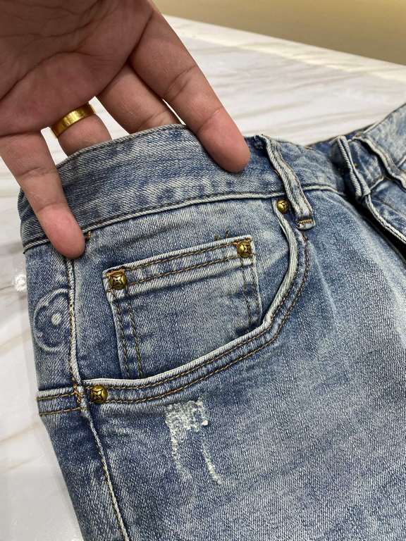 LV2023 early fall new casual jeans, high-end customized series. Imported high-density customized cotton tannin fabric comfortable and soft skin-friendly, straight and not easy to wrinkle, original hardware. In-kind shoot