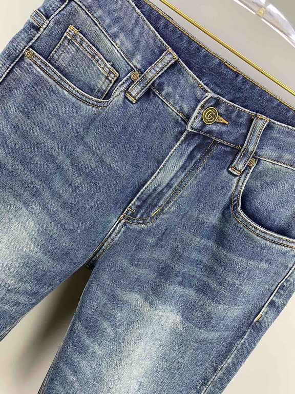 2023 Gucci High-end custom jeans Latest fashion week runway models Original color yeast wash process Selected heavyweight denim fabric (pure cotton) comfortable and skin-friendly Original hardware accessories accessories