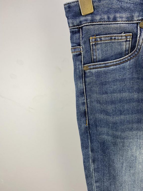 2023 Gucci High-end custom jeans Latest fashion week runway models Original color yeast wash process Selected heavyweight denim fabric (pure cotton) comfortable and skin-friendly Original hardware accessories accessories