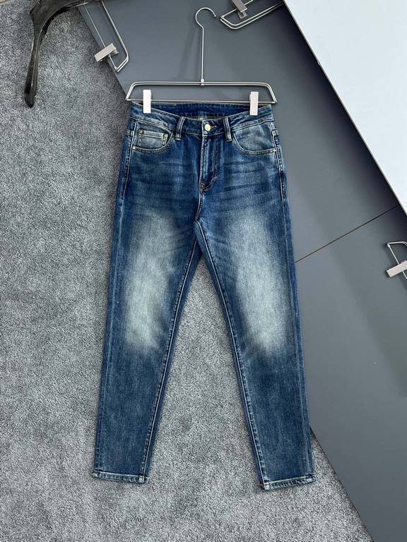 Donkey Family 23SS high-end custom jeans Latest fashion week runway models Original color yeast wash process Selected heavyweight denim fabrics, comfortable and skin-friendly Original hardware accessories accessories Cub