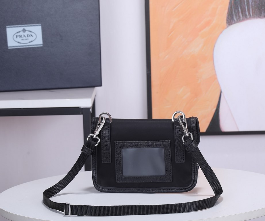 The new mini messenger bag with original box is shipped out  2ZH108   !The mini messenger bag shape is super unique and definitely worth getting for the small bag trend that's super popular right now! And it has an inexp