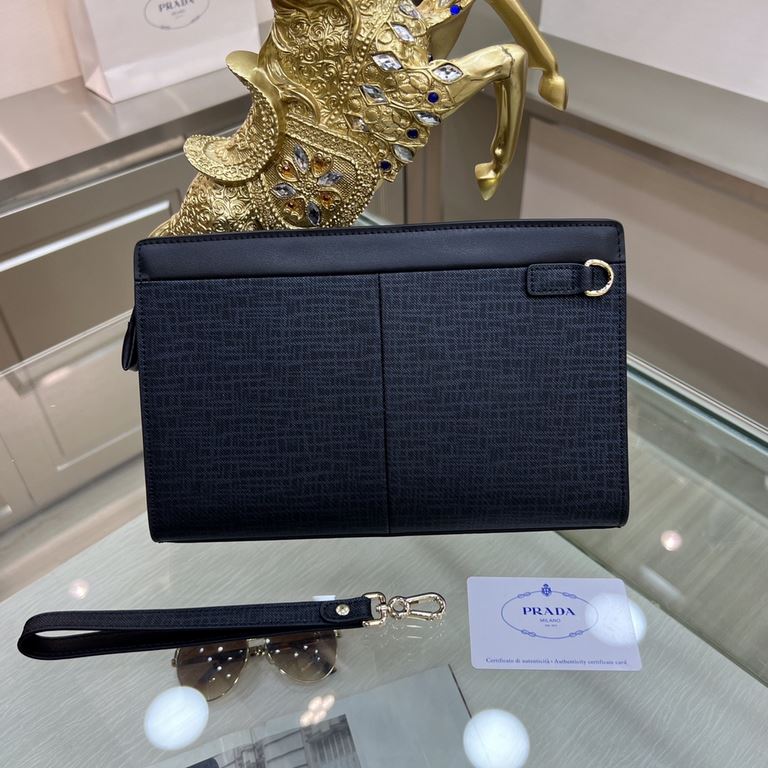 PRADA Prada new clutch bag, fashionable style, high end gas! Using the first layer of imported leather cattle, semi-stereotypes design, pardr hardware mark decoration [color] home travel must-have products  Model 6605-7S