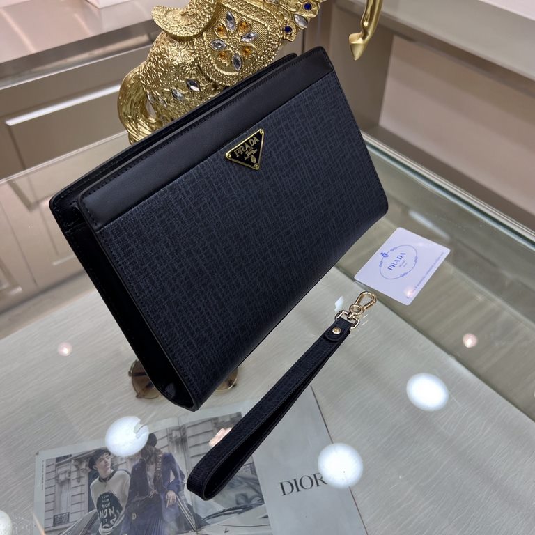 PRADA Prada new clutch bag, fashionable style, high end gas! Using the first layer of imported leather cattle, semi-stereotypes design, pardr hardware mark decoration [color] home travel must-have products  Model 6605-7S