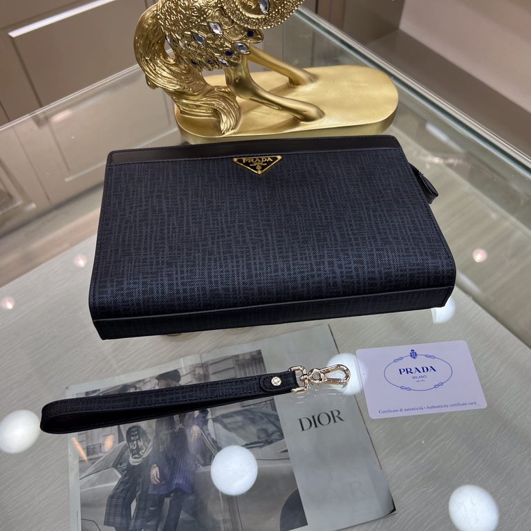 PRADA Prada new clutch bag, fashionable style, high end gas! Using the first layer of imported leather cattle, semi-stereotypes design, pardr hardware mark decoration [color] home travel must-have products  Model 6605-7S