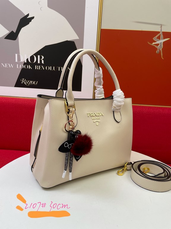 New   New Prada 2107 Hot Hot Hot Hot The King of the Aura The King of Versatility A million years will never be out of fashion Handheld, crossbody A must-have for all seasons Harnessing any style The market's exclusive p