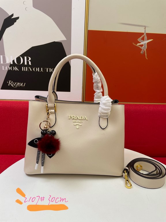 New   New Prada 2107 Hot Hot Hot Hot The King of the Aura The King of Versatility A million years will never be out of fashion Handheld, crossbody A must-have for all seasons Harnessing any style The market's exclusive p