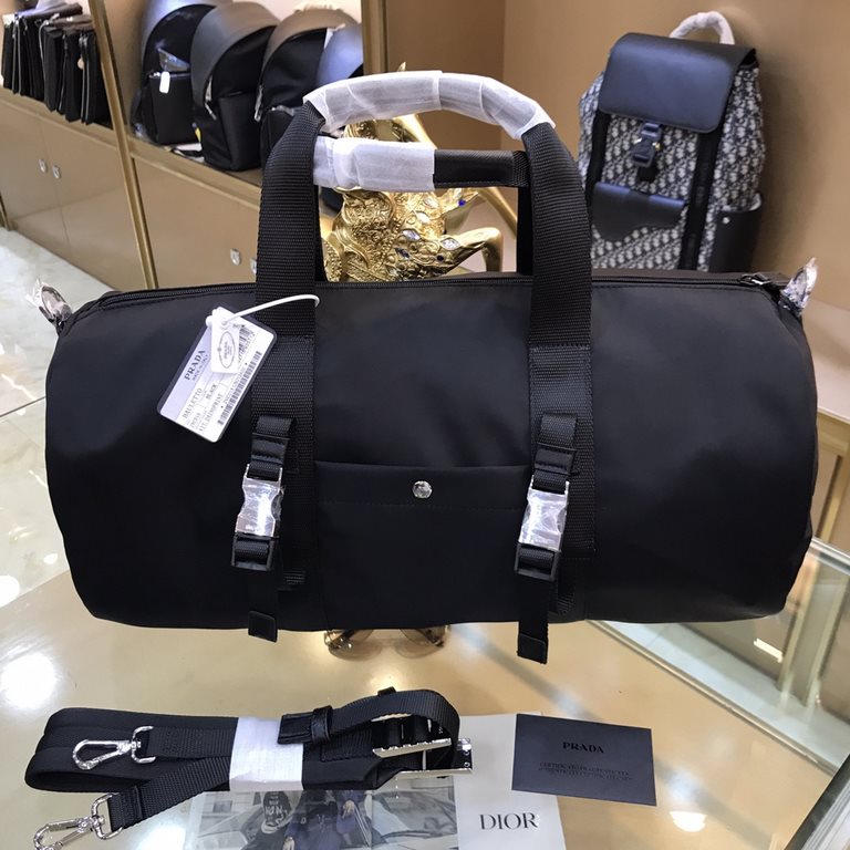 New PRADA (Prada 2VC015   ) unisex tarpaulin with head layer cross grain cowhide travel bag. Can shoulder can be hand-carried, side zipper bag, bag type do super good, large capacity, carry up relatively lightweight, bac