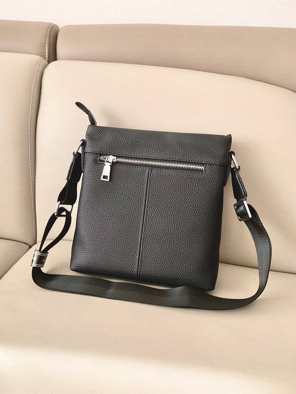 Original     New  Prada men's top quality handbag crossbody bag   counter hot selling explosive models,   please recognize the leather and details,   high-end atmosphere   upscale  Original quality  Original cowhide     