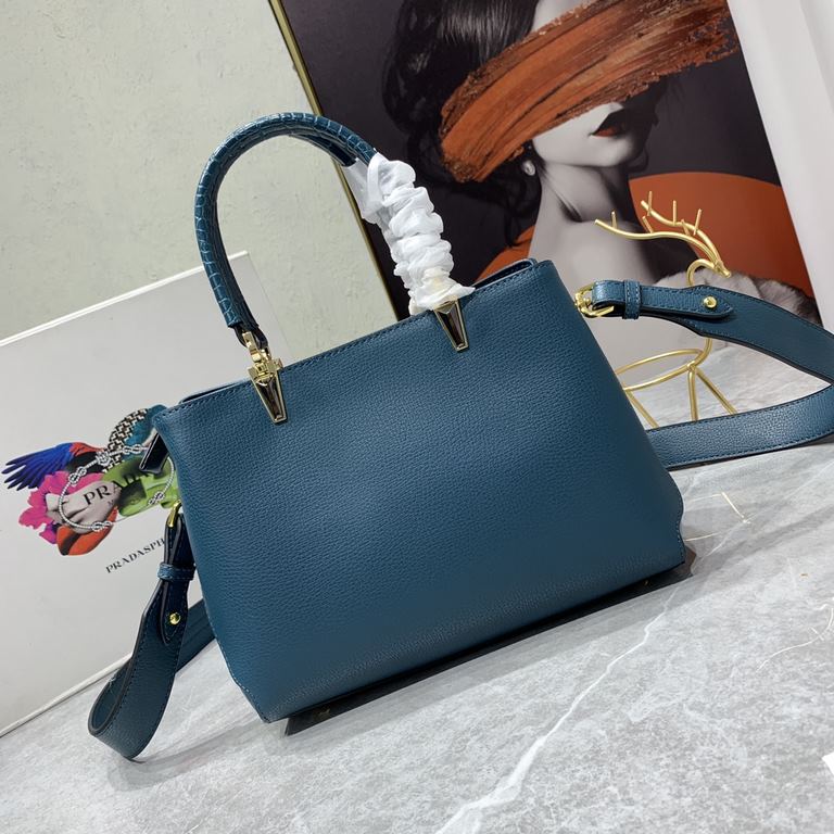 The P's 5003# palm print with crocodile pattern   hot debut, using the official version of the hardware   original cowhide  Prada special lining, size 25-19-13cm handbag with a long shoulder strap   physical shooting  , 