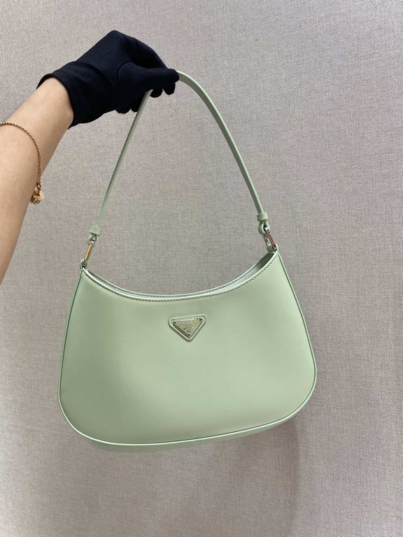 With counter box   new underarm bag   2021 new vintage underarm bag    This year's hot retro models armpit bag has been very popular, the leather is delicate and smooth Shaped bag design and cool and stylish, the capacit