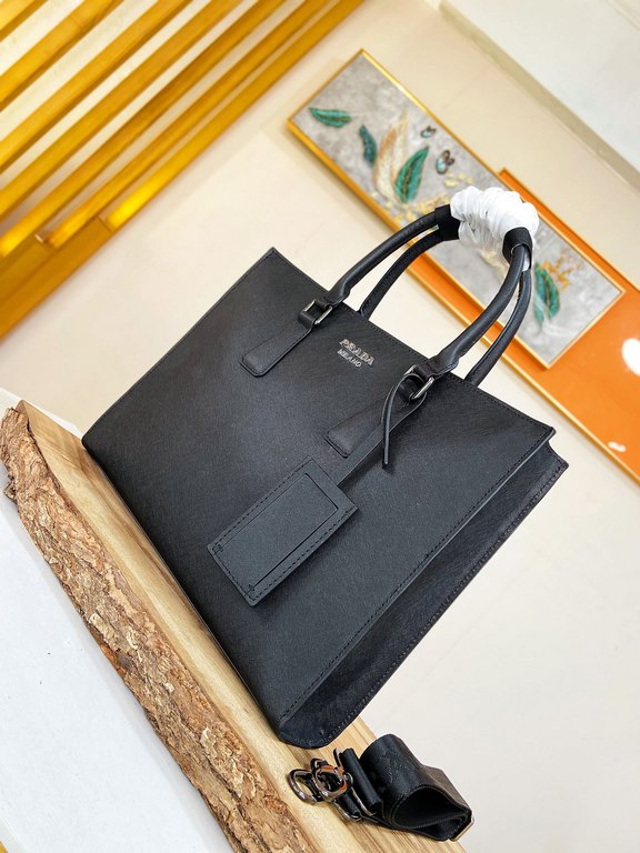 秘秘 [Prada 1803 】     Counter the latest explosive men's briefcase, heavy money to create a new channel goods   energetic   ideal for men's   original hardware  LOGO clear and unparalleled   top layer of head Cowhide   qu