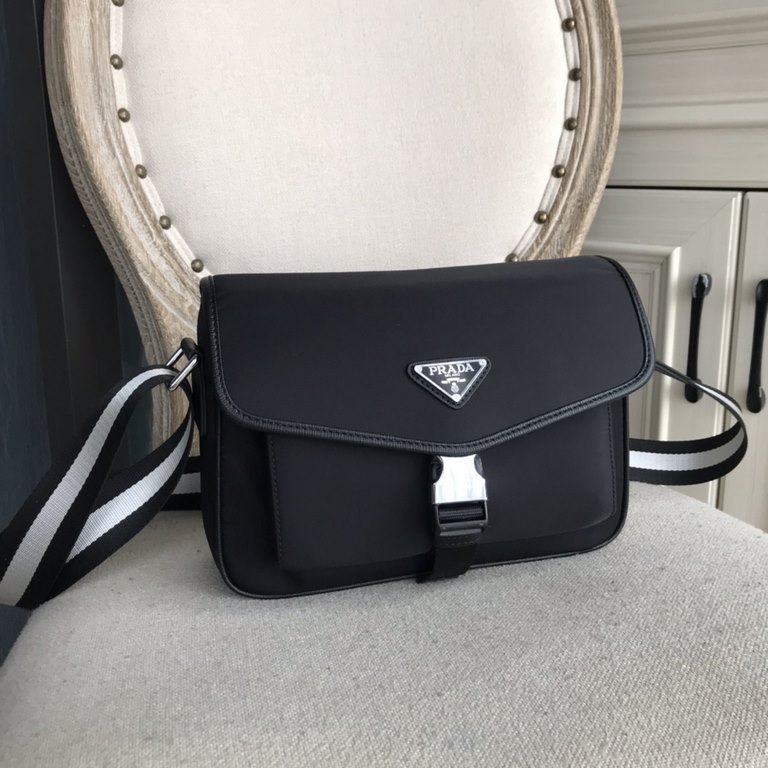 Top counter mouse goods 2022 latest style Prada nylon cloth with leather crossbody bag universal models super hot mass shipment pull, clamoring counter goods   top original single goods   paper talking about bragging rig