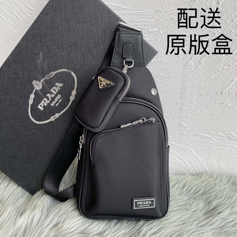 Prada's newest style, men's chest bag   original single quality Made of imported nylon cloth lightweight, comfortable, smooth texture, delicate feel Noble hardware Low-profile luxury connotation Fashion casual handsome C