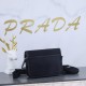 Prada Prada   counter the latest three-in-one combination messenger bag 2VD034 arrived   very representative of the nylon triangle label elements Simple the latest triangle label decorative, and does not compress the spa