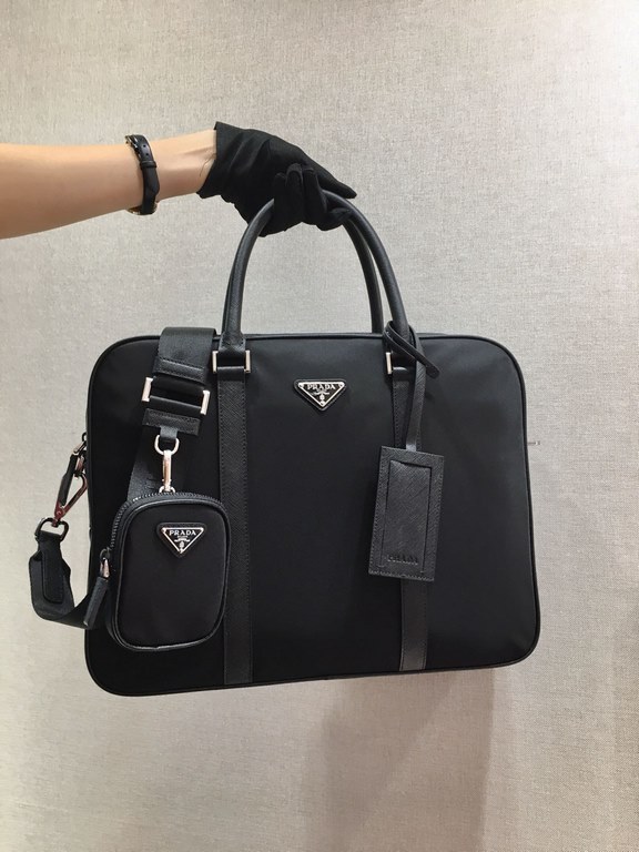 Upgrade Board 2VE871 Briefcase  using imported Saffiano cross grain cowhide and nylon fabric, removable adjustable nylon shoulder strap design, but also can be hand-held, looks more fashionable, the favorite is the shoul