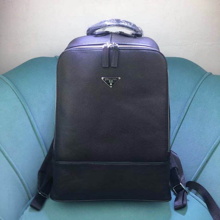 top goods Prada backpack    classic hot shipment pull, without adding any effect) top imported original cowhide, ultra-high definition hardware logo logo, ultra-comfortable feel soft leather, ultra-high-tech leather desi