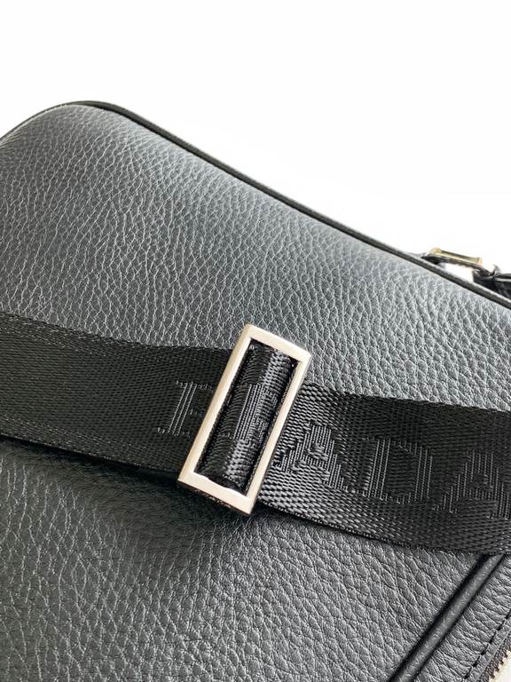 The original official crossbody bag Model VE2022-3 # top original single goods Prada counter the latest models, high-end atmosphere, fashion and taste, the latest top counter natural 繂 deerskin, feel soft thickness enoug