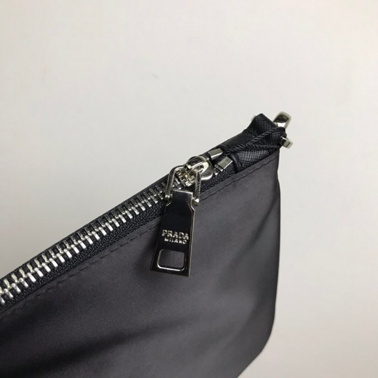 Tough goods coming      Drunken new explosive models shipment      original single Prada men's handbags, fabrics imported parachute nylon waterproof fabric with imported original cowhide   top hardware   original special