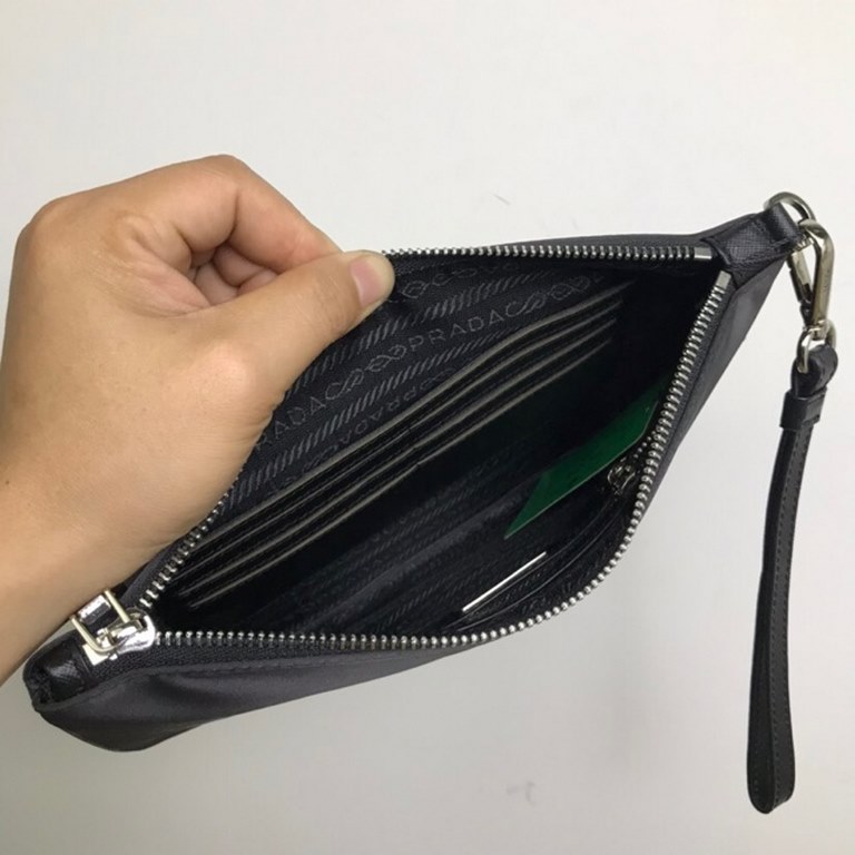 Tough goods coming      Drunken new explosive models shipment      original single Prada men's handbags, fabrics imported parachute nylon waterproof fabric with imported original cowhide   top hardware   original special