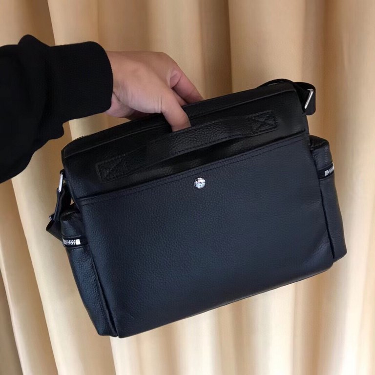 Prada 2022 New  Prada monogrammed logo on the front   Versatile and practical tote bag in soft calf leather. Dual pockets  Convenient storage ~ Size 35-26-12 Black Model 0225