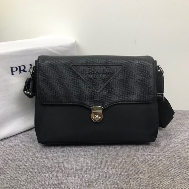 Prada     essential top original single small bag. Customized exclusive Italian imported cloth with cowhide production, look at the leather pattern, the market is absolutely unique, comfortable and delicate fabrics, simp