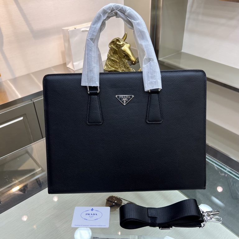 PRADA Prada New Briefcase Made of imported wrestled cowhide leather, top polished stainless steel finish metal accessories , front exterior triangular enamel logo, simple and generous business Successful men's favorite  