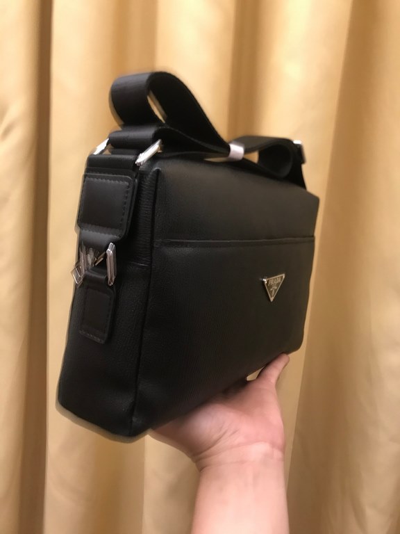 2023 Spring Launch Luxury   P family   Crossbody men's bags selected leather in platinum - high-grade imported cowhide, imported cowhide lining design   uniform alignment [lightning] oversized internal space   unique des