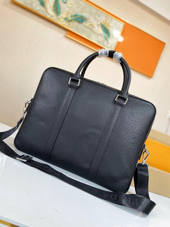 秘秘 [Prada 8026]    Counter the latest explosion of men's briefcases, heavy money to create a new channel goods   Energetic   Ideal for men's   Original hardware  LOGO clear and unparalleled   Top head-layer Cowhide   qua