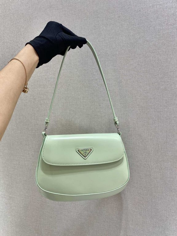 Batch, with counter box   new underarm bag   2021 new vintage underarm bag    This year's hot flap ancient models armpit bag has been very popular, the leather is delicate and smooth Shaped bag design and cool and stylis