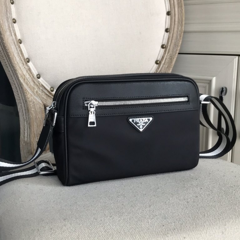 Top counter mouse goods 2022 latest style Prada nylon cloth with leather small crossbody bag universal models super hot mass shipment pull, clamoring counter goods   top original single goods   paper talking about braggi