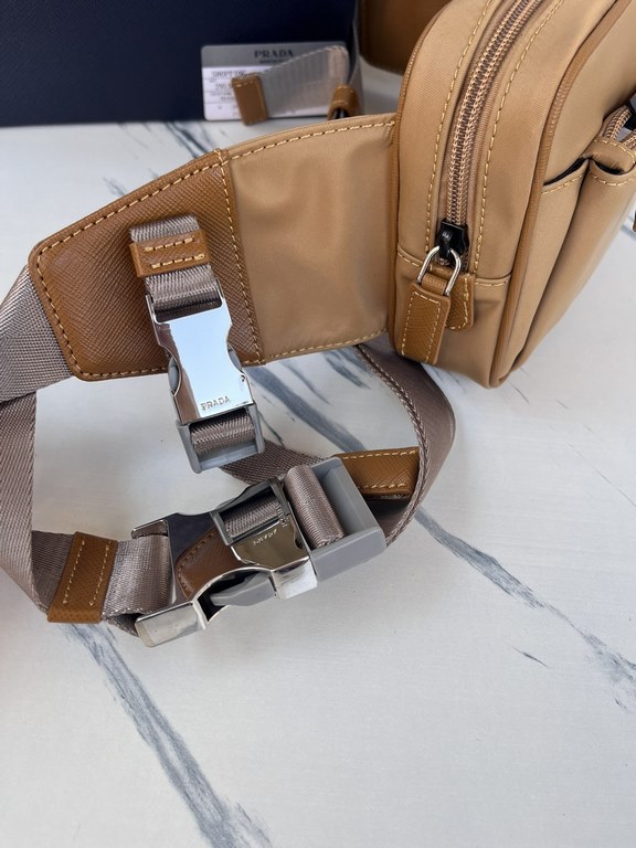 Wholesale P Home Selling Hot Model  2VL977 Belt Pouch  Nylon Adjustable Nylon Belt with Buckle Zippered Chain Opening Polished Steel Hardware Internal Logo Plaque, External Enameled Triangle Logo Five External Zippered P