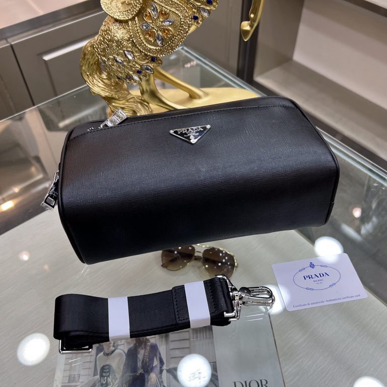 PRADA Prada new clutch bag, shoulder bag shipment, fashionable style, high end gas! Using the first layer of imported cross grain leather cattle with original hardware Home travel must-have products  Model 9508-3Size 27-