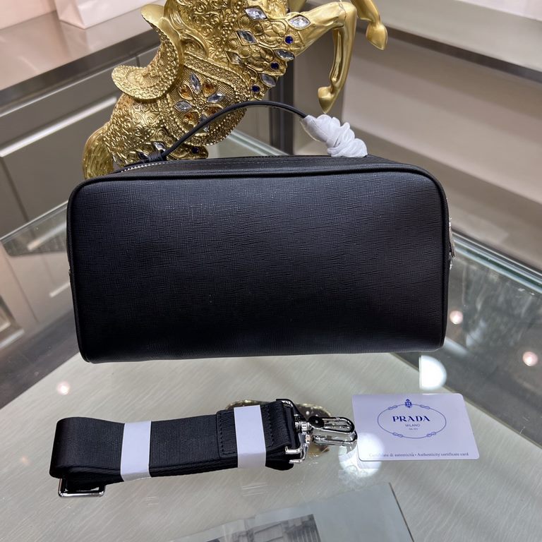 PRADA Prada new clutch bag, shoulder bag shipment, fashionable style, high end gas! Using the first layer of imported cross grain leather cattle with original hardware Home travel must-have products  Model 9508-3Size 27-