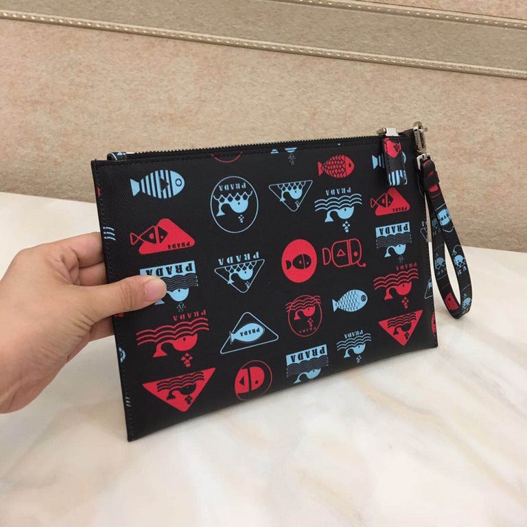 Exclusive  [Original Goods] Prada Clutch BagModel 8113Size 28-17Counter new    heavy hit version of the replica   original leather replica   leather super soft   oversized capacity   customized counter original hardware 