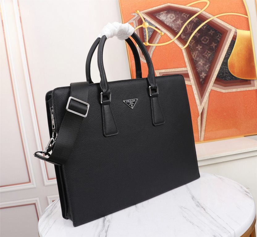 【Top Original Quality】 2022 Newest Prada Briefcase The original European imported cowhide outlines the iconic lines, made with imported equipment, fashionable and trendy, counter quality, more zipper pockets and internal