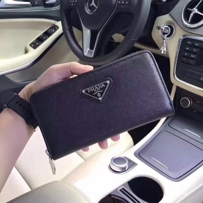 Batch [brand name] Prada new [product specifications] 19x10x2.5cm [product material] head layer cowhide cross grain [product details] black [with invoice   box   gift bag   customs stickers] [product model] 23370